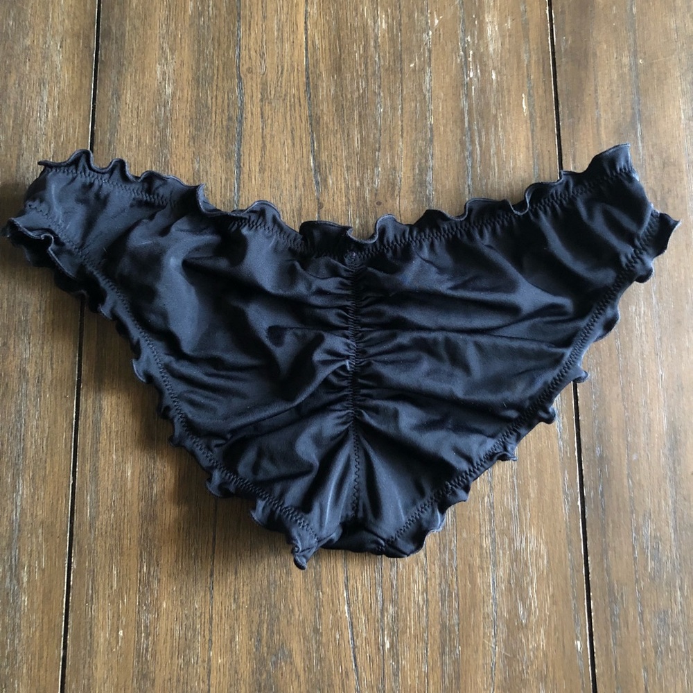 VS Scrunched Cheeky Bikini Bottoms